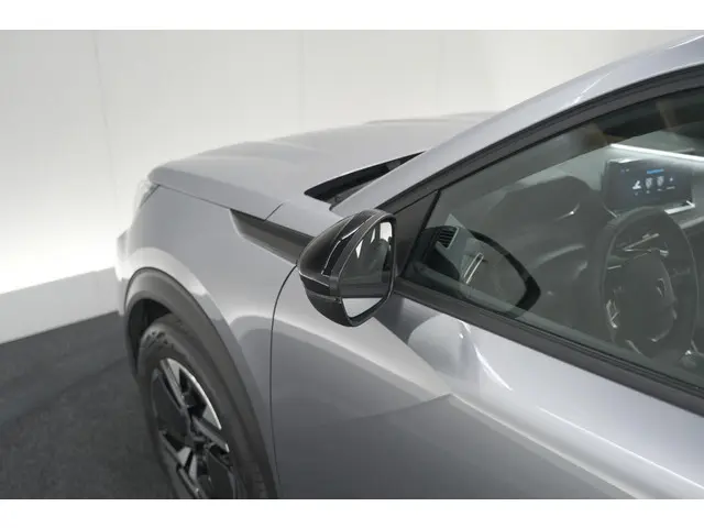 Peugeot 2008 PureTech 100 Allure 2024 Benzine 19