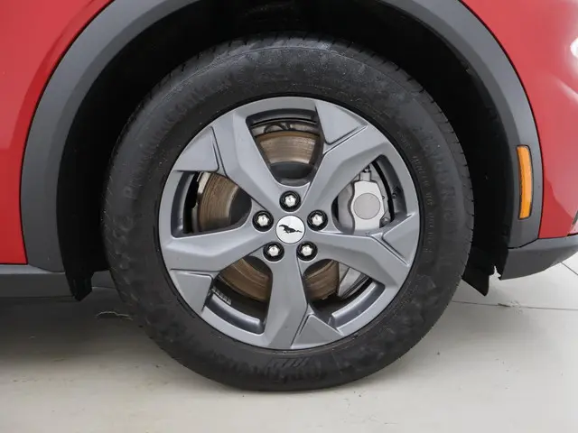 Ford Mustang Mach-E 75kWh LUCID RED 2020 Elektrisch 16