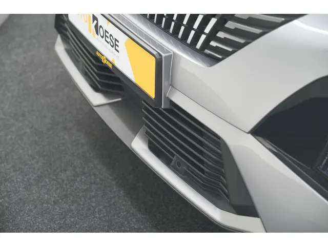 Peugeot 2008 Hybrid 136 e-DSC6 GT 2024 Hybride Benzine 17