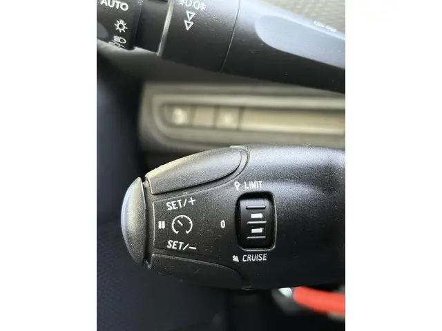 Peugeot 2008 1.2T 110pk Blue Lease Allure 2019 Benzine 16