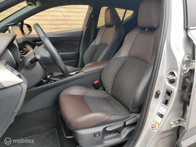 Toyota C-HR 1.8 Hybrid Executive 2018 Hybride Benzine 4