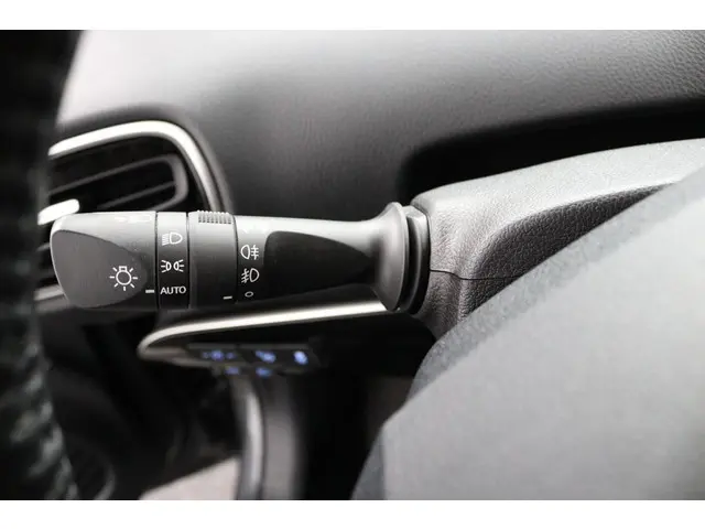 Toyota Prius 1.8 Plug-in Executive 2019 Hybride Benzine 30