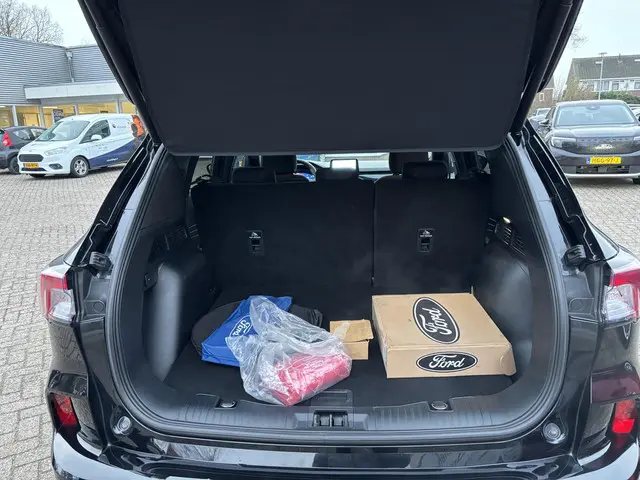 Ford Kuga 2.5 PHEV ST-Line 2024 Hybride Benzine 22