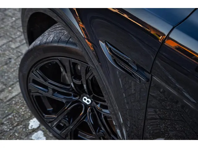 Bentley Bentayga 6.0 W12 black on black 2016 Benzine 51