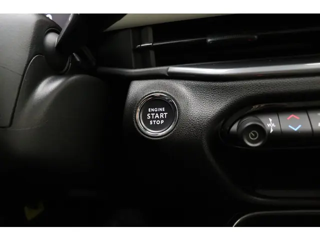 Fiat 600 1.2 Hybrid La Prima 2024 Benzine 29