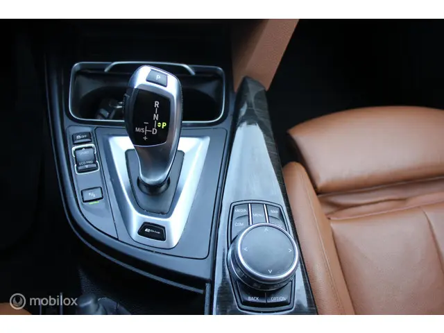 BMW 3 Serie 330e Luxury 2015 Hybride Benzine 15