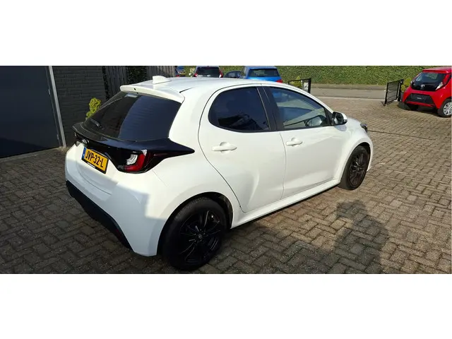 Toyota Yaris 1.0 VVT-i Active 2021 Benzine 8