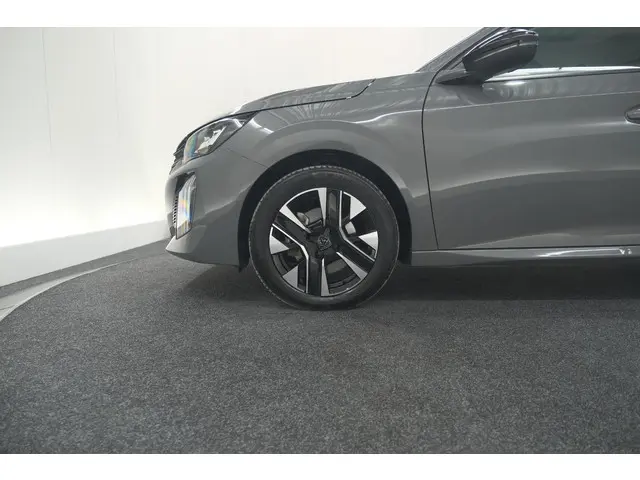 Peugeot 208 Hybrid 100 e-DCS6 Allure 2024 Benzine 19