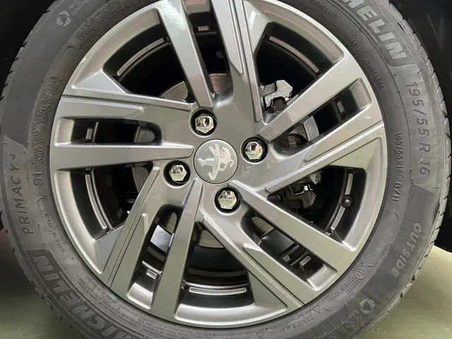 Peugeot 208 1.2 PureTech Active Pack 2022 Benzine 30