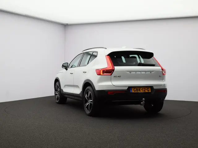 Volvo XC40 2.0 B4 Plus Dark 2024 Benzine 23