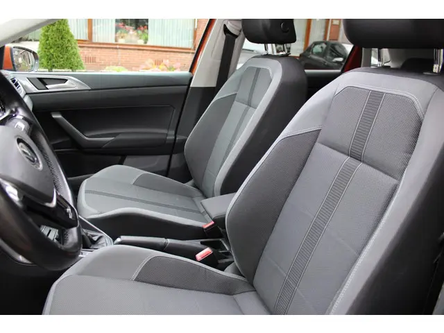 Volkswagen Polo 1.0 TSI R-Line Edition 2020 Benzine 12