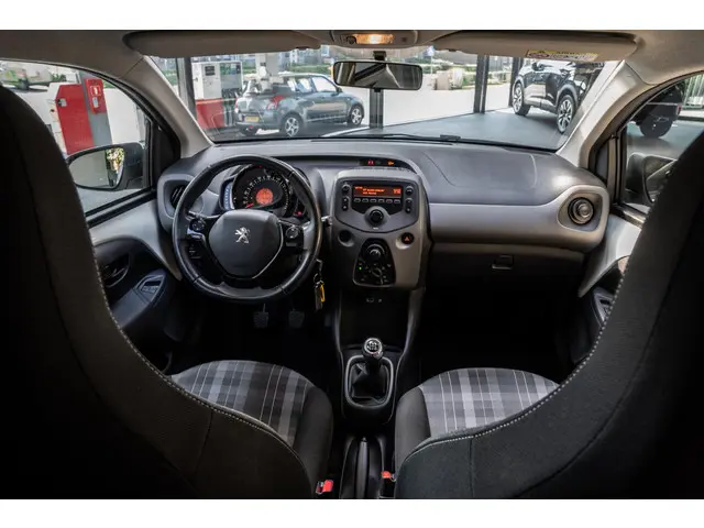 Peugeot 108 1.0 e-VTi Active 2019 Benzine 15