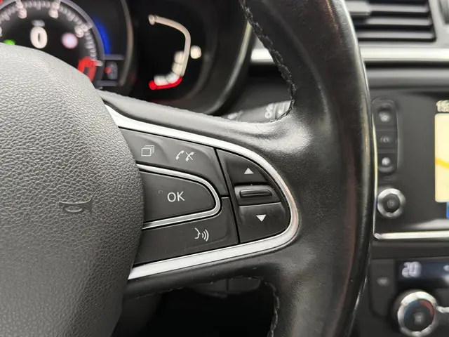 Renault Kadjar 1.2 TCe Bose 2016 Benzine 18