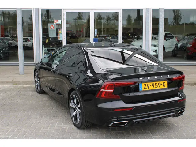Volvo S60 T4 Automaat R-Design 2019 Benzine 34