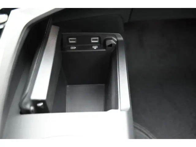 Peugeot 3008 1.2 Hybrid 136 Allure 2024 Hybride Benzine 30
