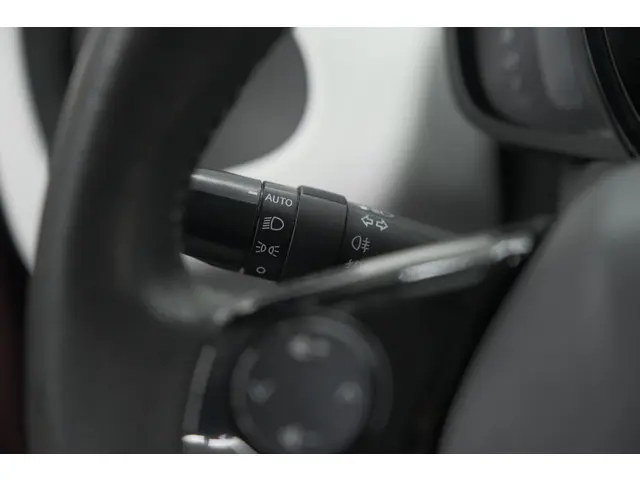 Peugeot 108 1.0 e-VTi Première 2014 Benzine 31