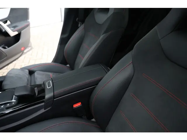 Mercedes-Benz CLA 200 164PK AMG Night Aut. 2020 Benzine 27