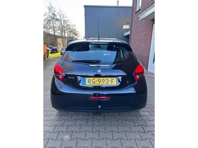 Peugeot 208 1.2 PureTech Active 2017 Benzine 10