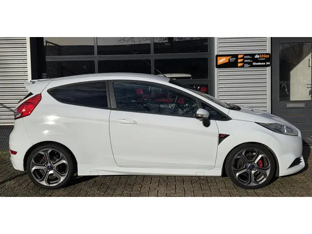 Ford Fiesta 1.6 ST2 2015 Benzine 3