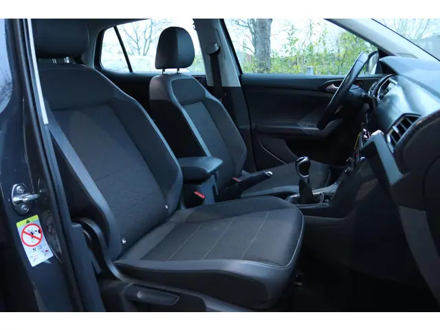 Volkswagen T-Cross 1.0 TSI STYLE 2019 Benzine 4