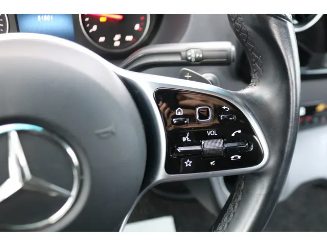 Mercedes-Benz Sprinter 519 CDI Oprijwagen 2023 Diesel 18