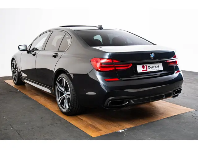BMW 7 Serie 750i xDrive High Executive 2018 Benzine 11