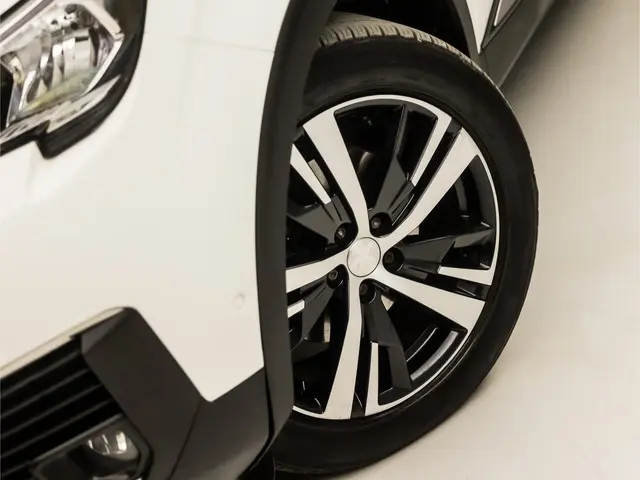 Peugeot 5008 1.2 PureTech Sport 7 Persoons 2018 Benzine 13
