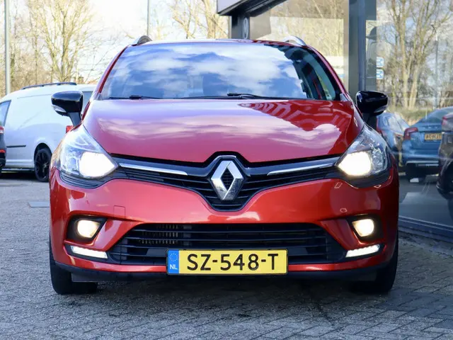 Renault Clio Estate 0.9 TCe Limited 2018 Benzine 7
