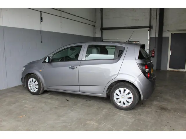 Chevrolet Aveo 1.2 LS 2012 Benzine 15