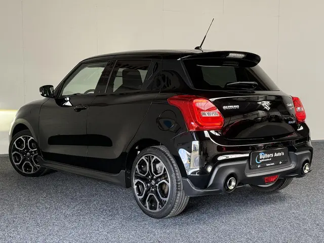 Suzuki Swift 1.4 Sport Smart Hybrid 2022 Benzine 4