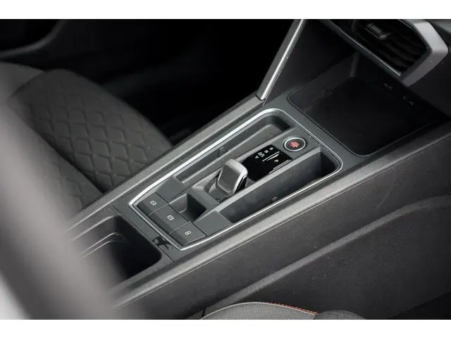 SEAT Leon Sportstourer 1.5 eTSI FR 2021 Benzine 35