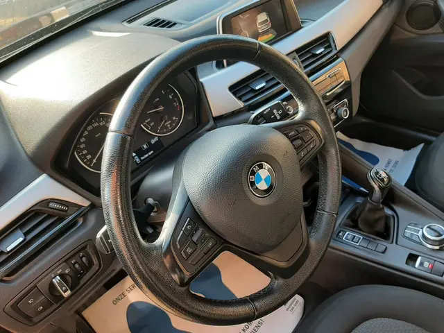 BMW X1 sDrive18i Executive 2017 Benzine 39