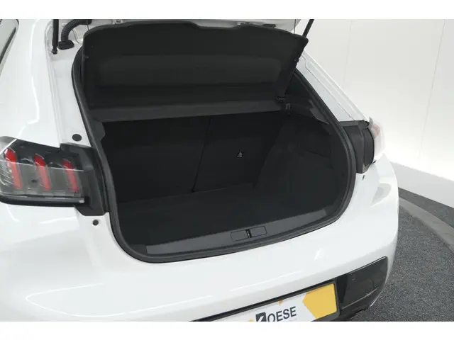 Peugeot 208 PureTech 100 Allure Pack 2023 Benzine 59