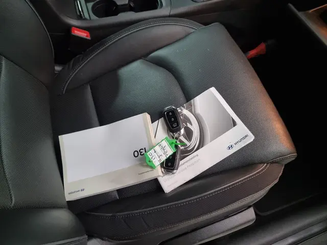 Hyundai i30 Wagon 1.5 T-GDi MHEV Premium 2022 Benzine 28