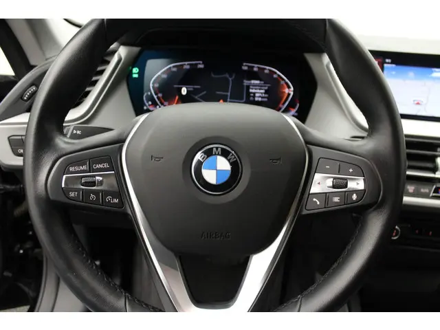BMW 2 Serie Gran Coupé 218i High Executive 2023 Benzine 26