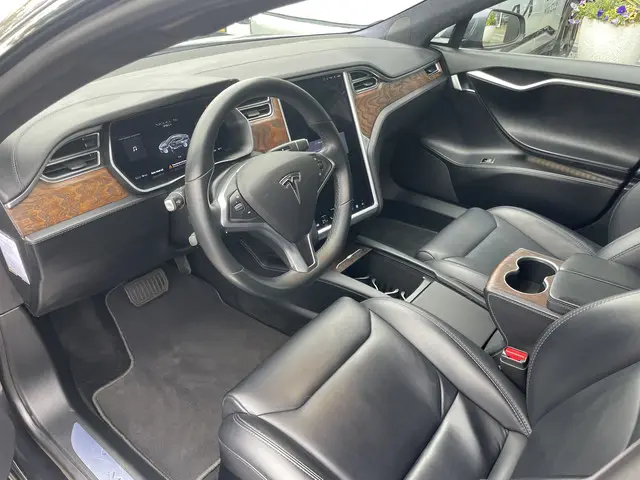 Tesla Model S 75D Base 2018 Elektrisch 11