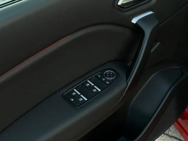 Renault Captur 1.3 TCe 140 EDC Intens 2022 Benzine 20