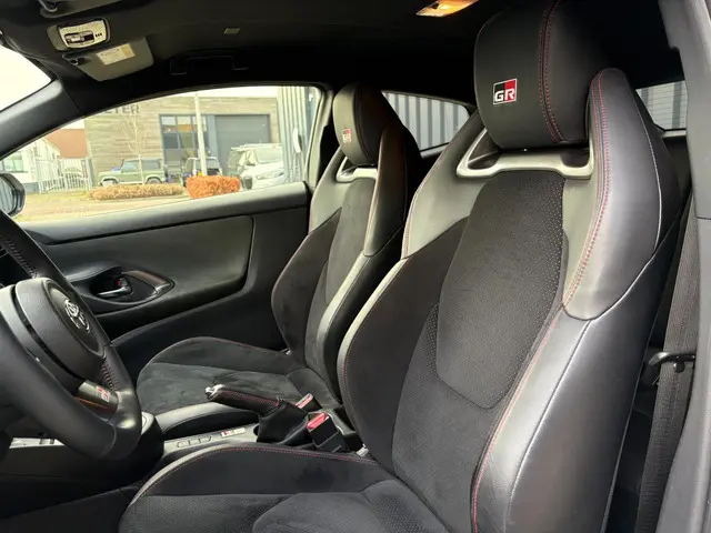 Toyota Yaris 1.6 GR Performance 2021 Benzine 10