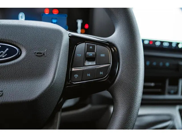 Ford Transit Custom 2.0 TDCI 136PK L2H1 Trend 2024 Diesel 13
