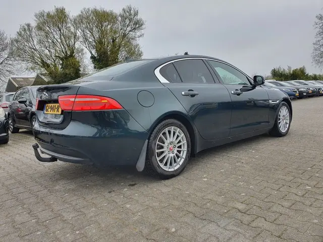 Jaguar XE 2.0 D Prestige Performance-Pack 2015 Diesel 6