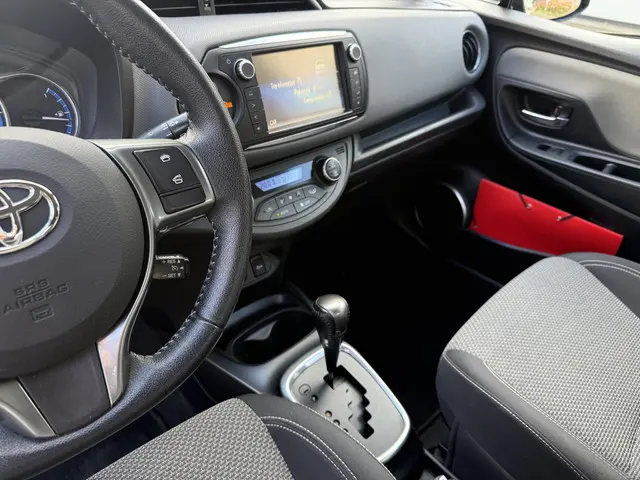 Toyota Yaris 1.5 Hybrid Aspiration 2015 Hybride Benzine 7