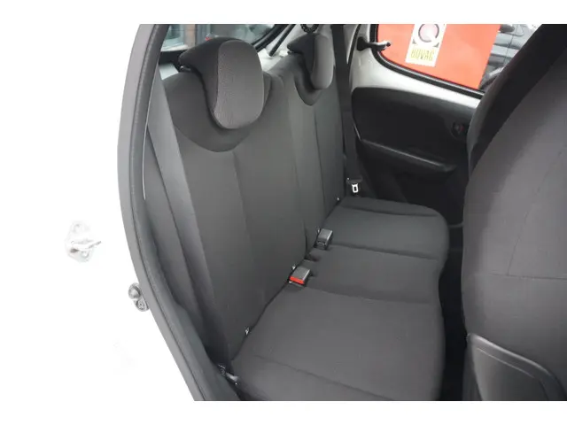 Peugeot 108 1.0 e-VTi Access / Radio / NAP 2018 Benzine 25