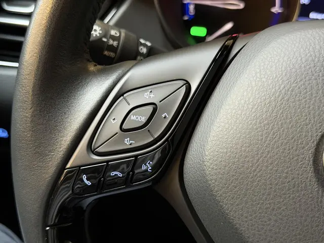 Toyota C-HR 1.8 Hybrid Dynamic 2021 Hybride Benzine 12