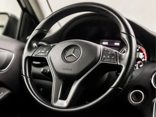 Mercedes-Benz A-Klasse 180 Black Sport 2013 Benzine 17