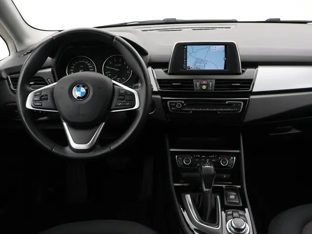 BMW 2 Serie Active Tourer 218i 136 PK AUT. 2016 Benzine 3