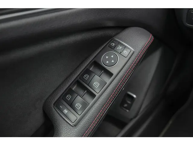 Mercedes-Benz GLA GLA180 AMG 122pk 2019 Benzine 29