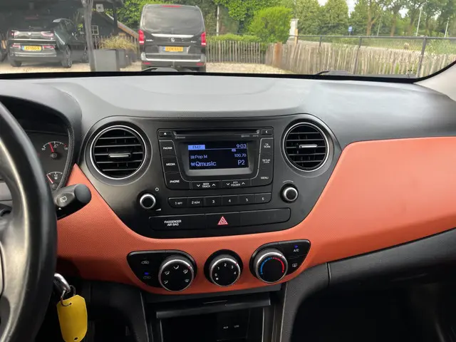 Hyundai i10 1.0i i-Motion Airco, USB, 14 inch 2014 Benzine 13