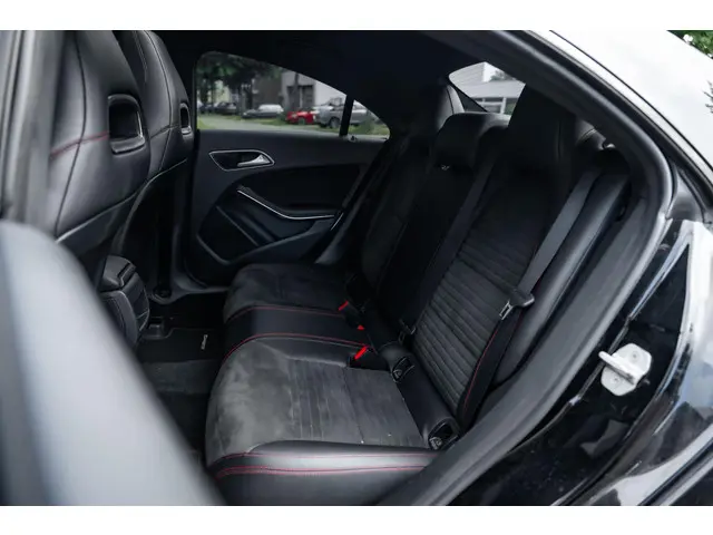 Mercedes-Benz CLA 180 AMG 2015 Benzine 19