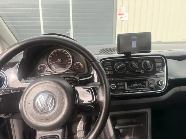 Volkswagen up! 1.0 take up! BlueMotion 2013 Benzine 8