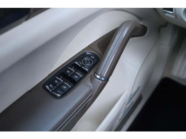 Porsche Cayenne 4.8 S 2014 Benzine 32